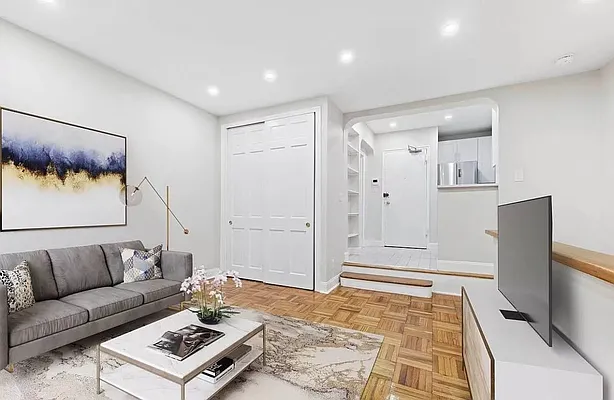 Rented by Douglas Elliman | media 15