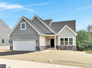 231 Pilgrim Dr, Lancaster, PA