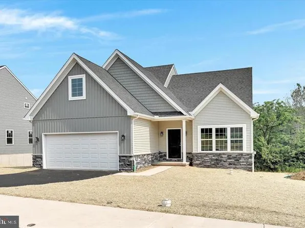 231 Pilgrim Dr, Lancaster, PA 17603