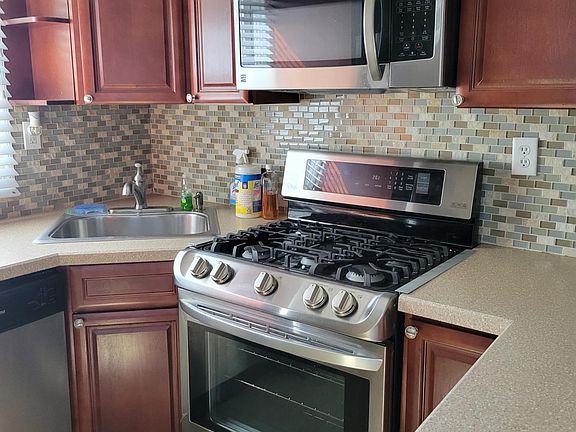 3rd image of 249 Union Ave