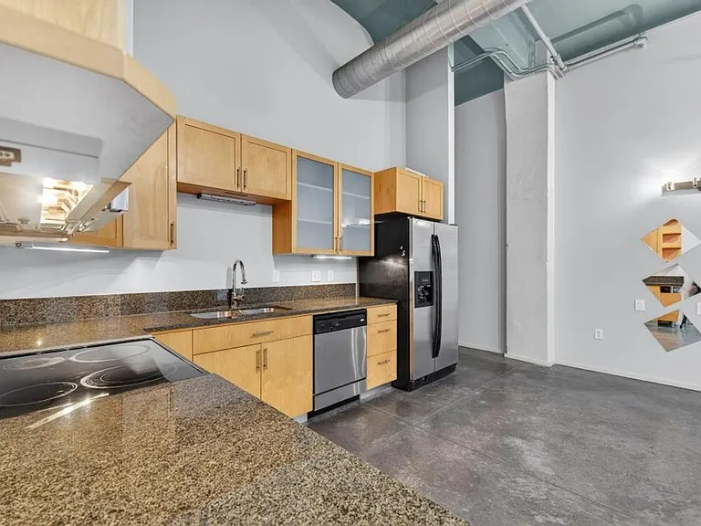 1136 Washington Ave #611 — Photo 3