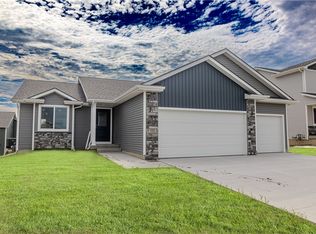 555 NW Prairie Rose Ln, Waukee, IA 50263