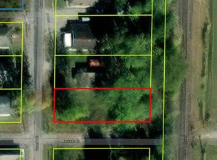 402 Grand St, Benton, IL 62812