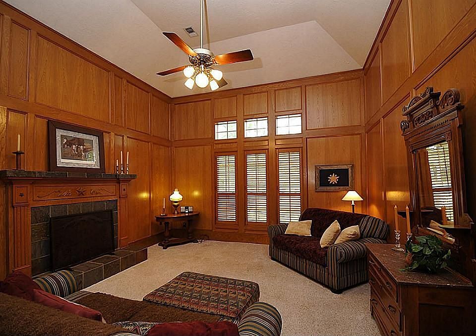 2nd image of 907 Holly Hill Dr