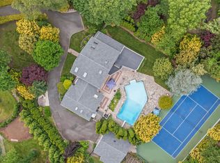 17 Oakmere Dr, Northport, NY 11768