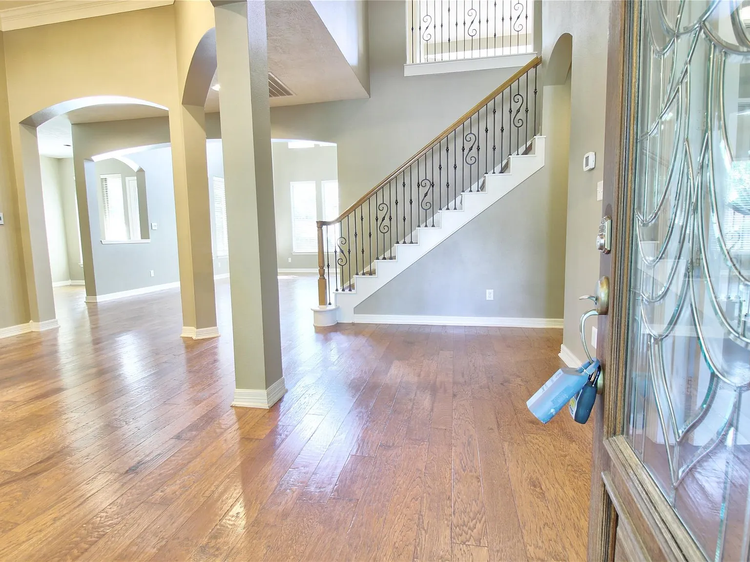 4 bed, 3.5 bath, 3754 sqft, $5,200 — Photo 4