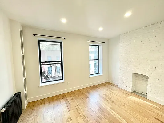 Rented by Vertical Real Estate LLC | media 3