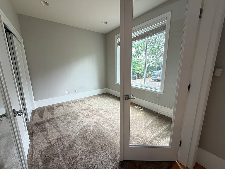 2520 Camas Ave NE — Photo 7
