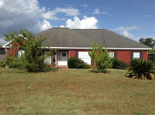 135 Huntington Dr, Headland, AL 36345