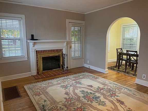 Living rm, hardwood fls, FP