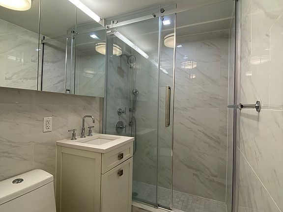 5th image of 305 E 86th St APT 17EW