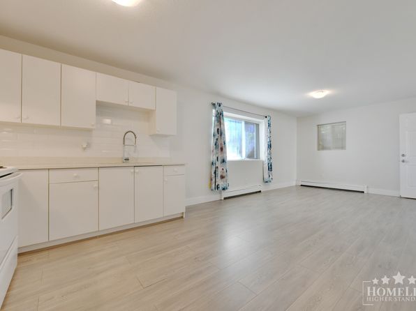 2 bedroom rental in Surrey — photo 8