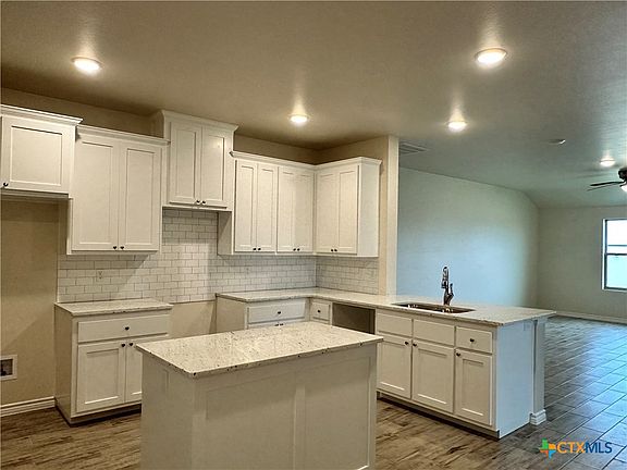 5th image of 5011 White Rose Dr