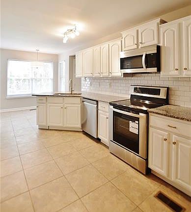 4th image of 11908 Rock Canyon Dr