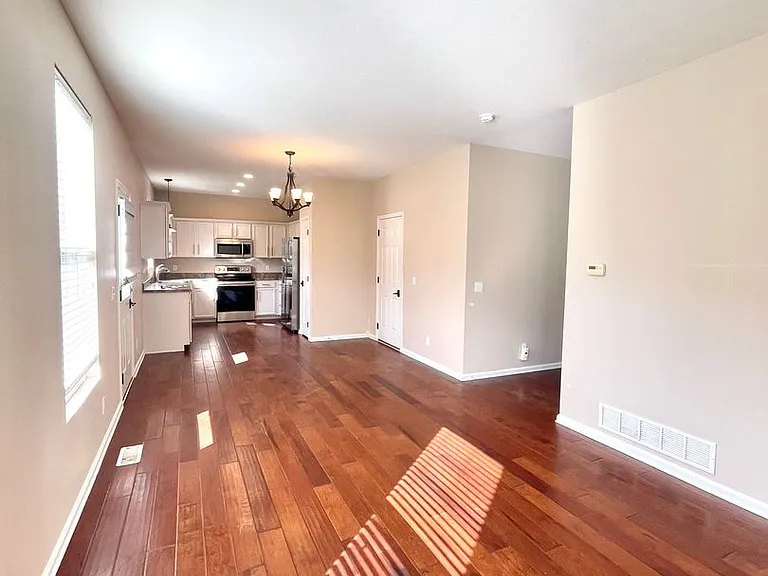 16510 Loop St — Photo 3