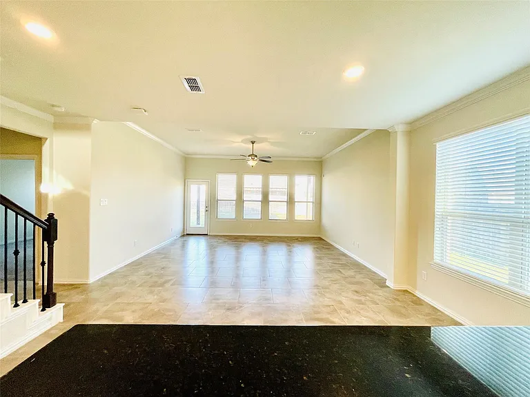 1915 Orchard Berry Ln — Photo 14