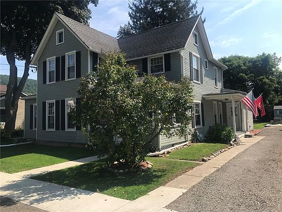 2nd image of 18 Leonard St