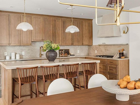 4th image of 418 Acoma Street