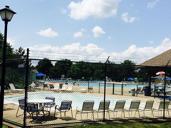 Community pool, tennis, clubhouse 