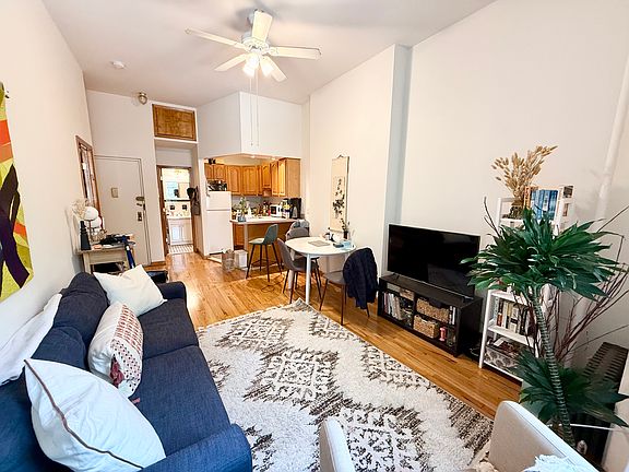 2nd image of 310 W 77th St APT 3A