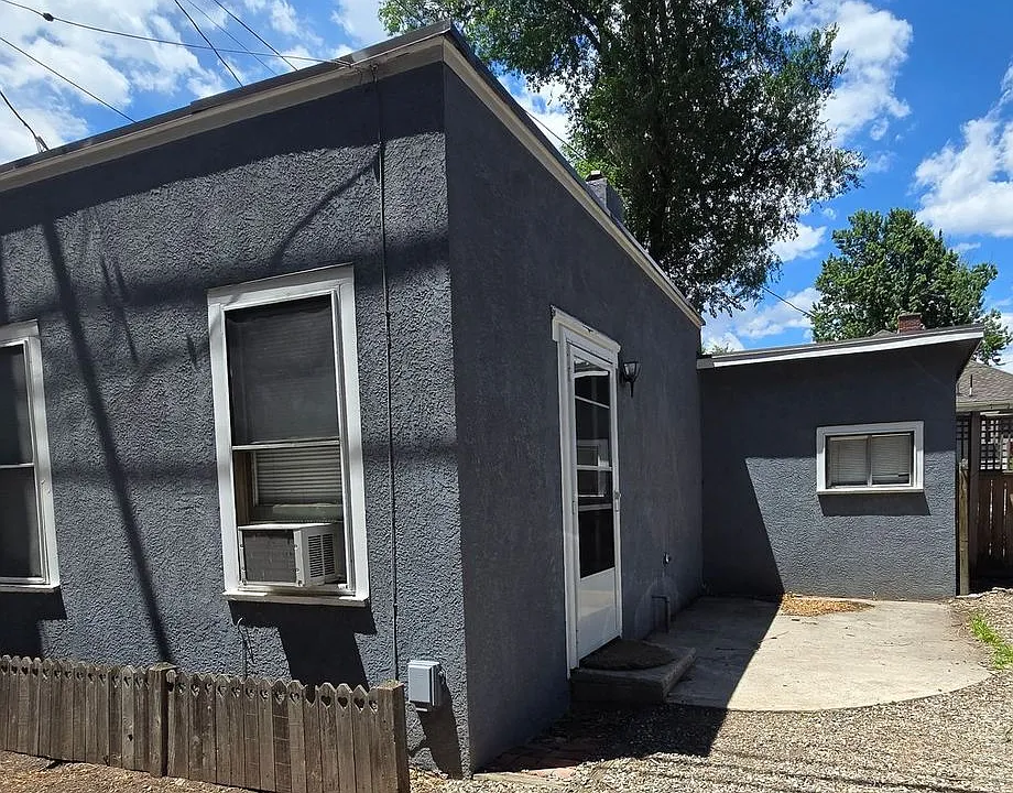 1011B N Corona St