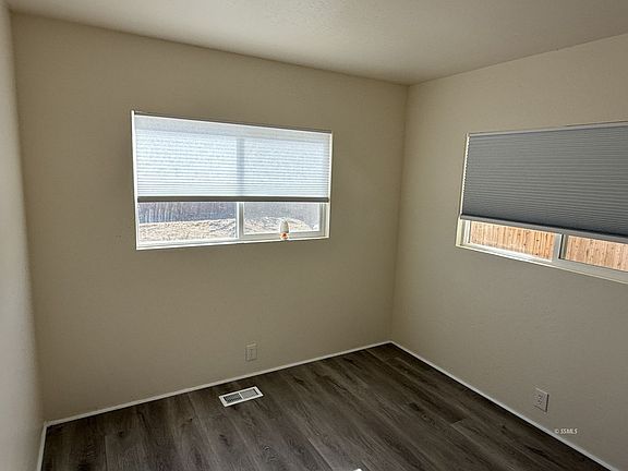 4th image of 1345 W Upjohn Ave