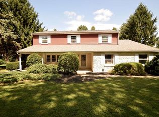 1554 Colgate Dr, Bethlehem, PA 18017