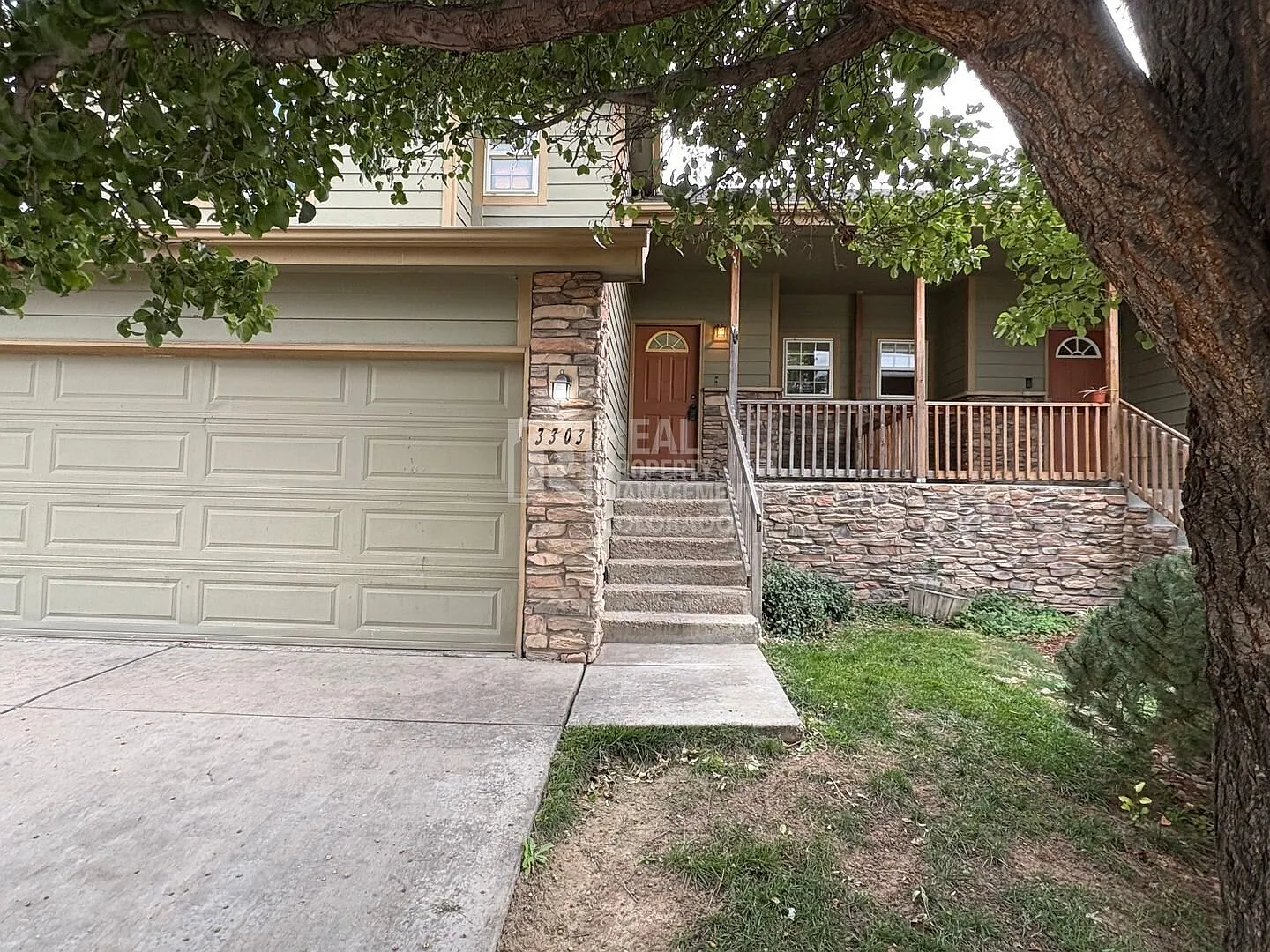 3-bedroom, 2-bathroom duplex in a fantastic Evans location! — Photo 1