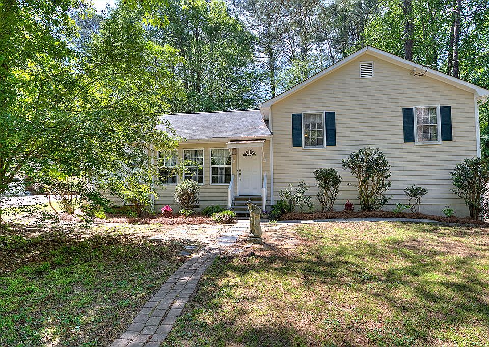 1st image of 1208 Hickory Wood Dr NE