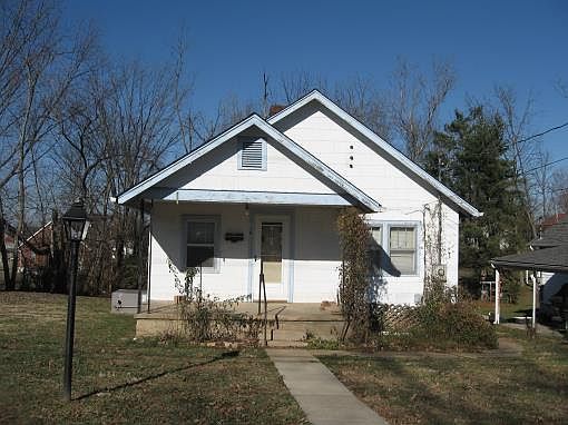2nd image of 306 Newberry St