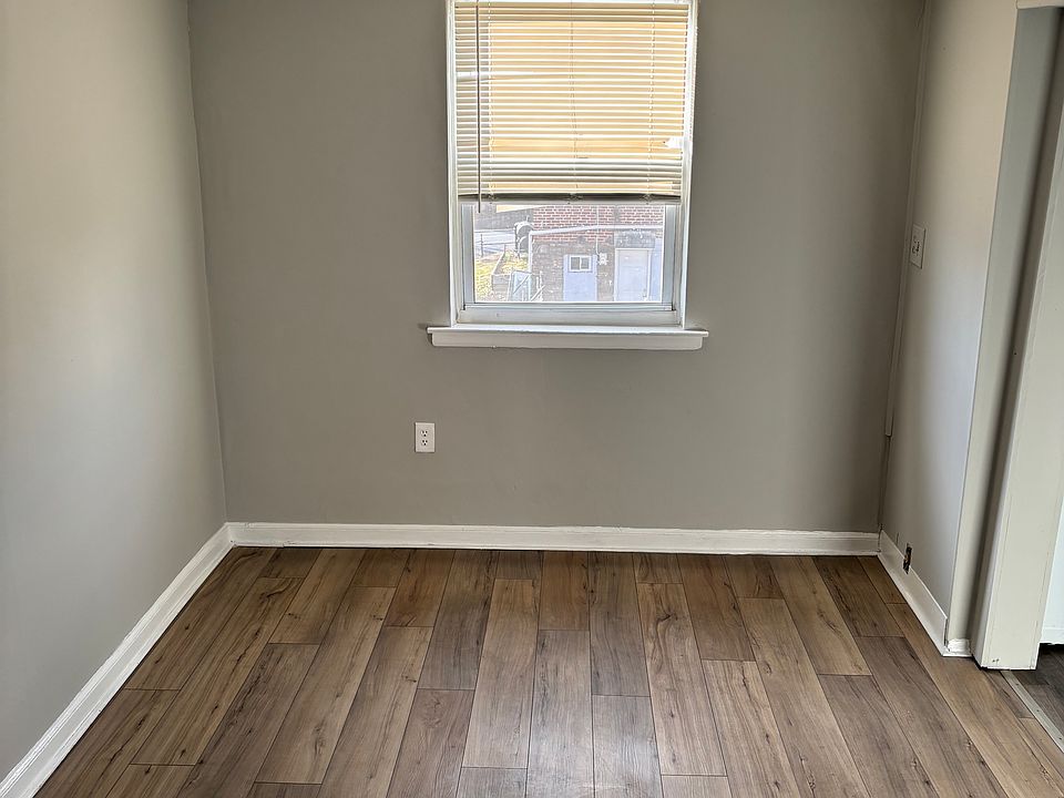2nd image of 7002 Clover Ln