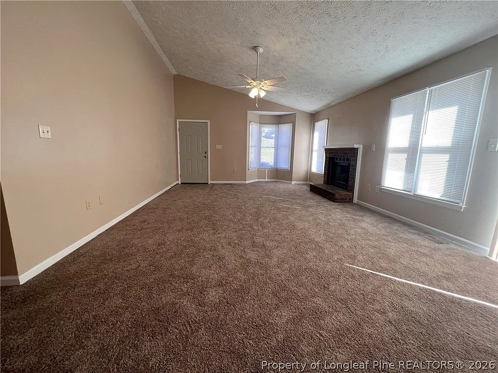 3 bed, 2.0 bath, 1105 sqft, $1,450 — Photo 4