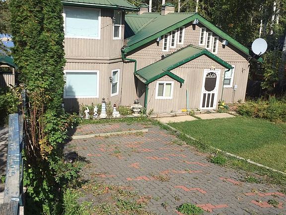 2nd image of 107 NW Crescent Dr