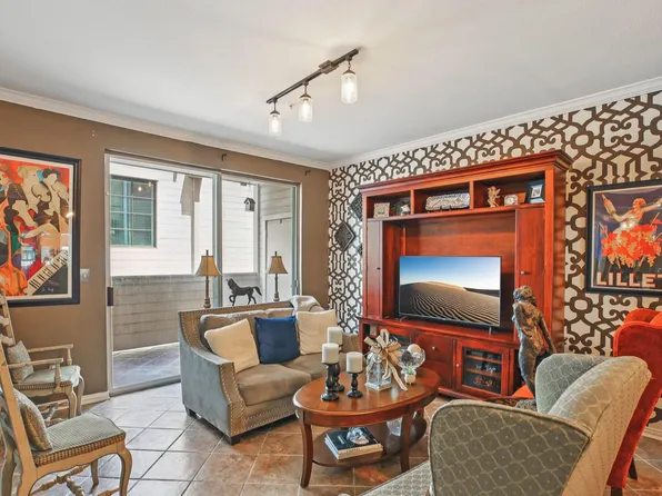 2100 Welch St APT C113, Houston, TX 77019