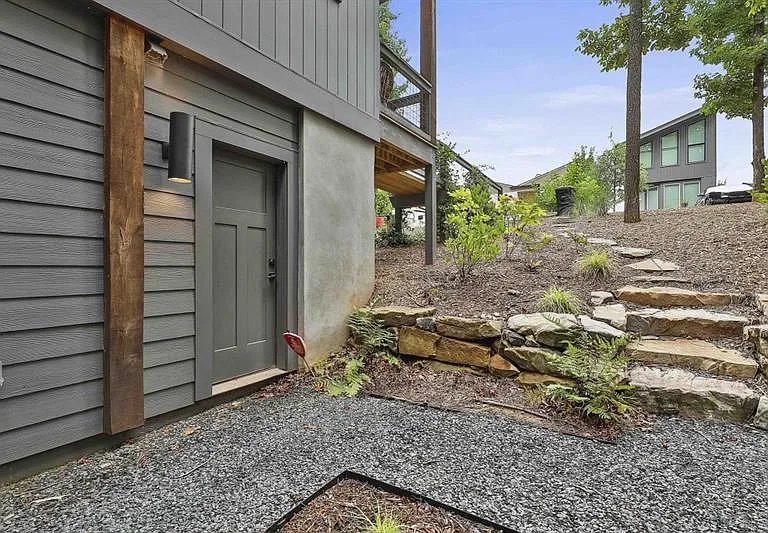 130 Arcadia Ave — Photo 52