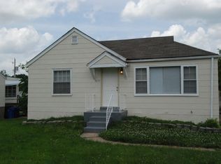 8215 Zoe Dr, Saint Louis, MO 63134