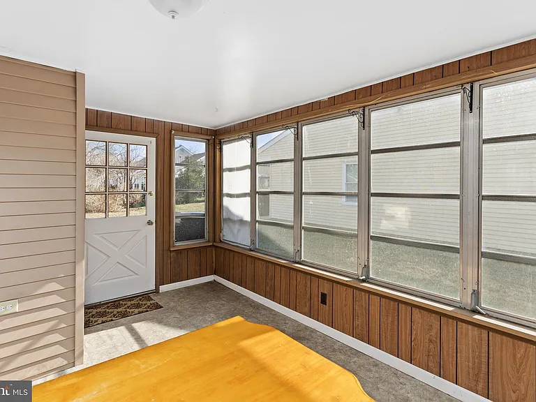 224 Huntington Dr — Photo 18