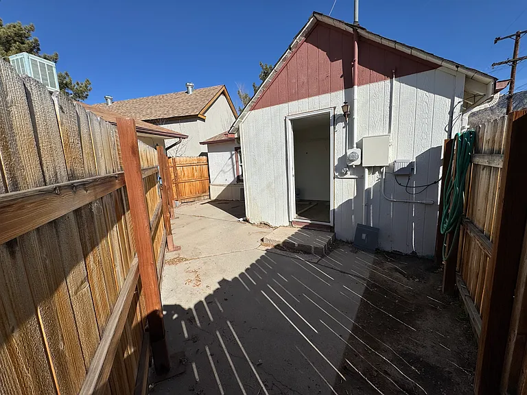 312 Peach Ave — Photo 17