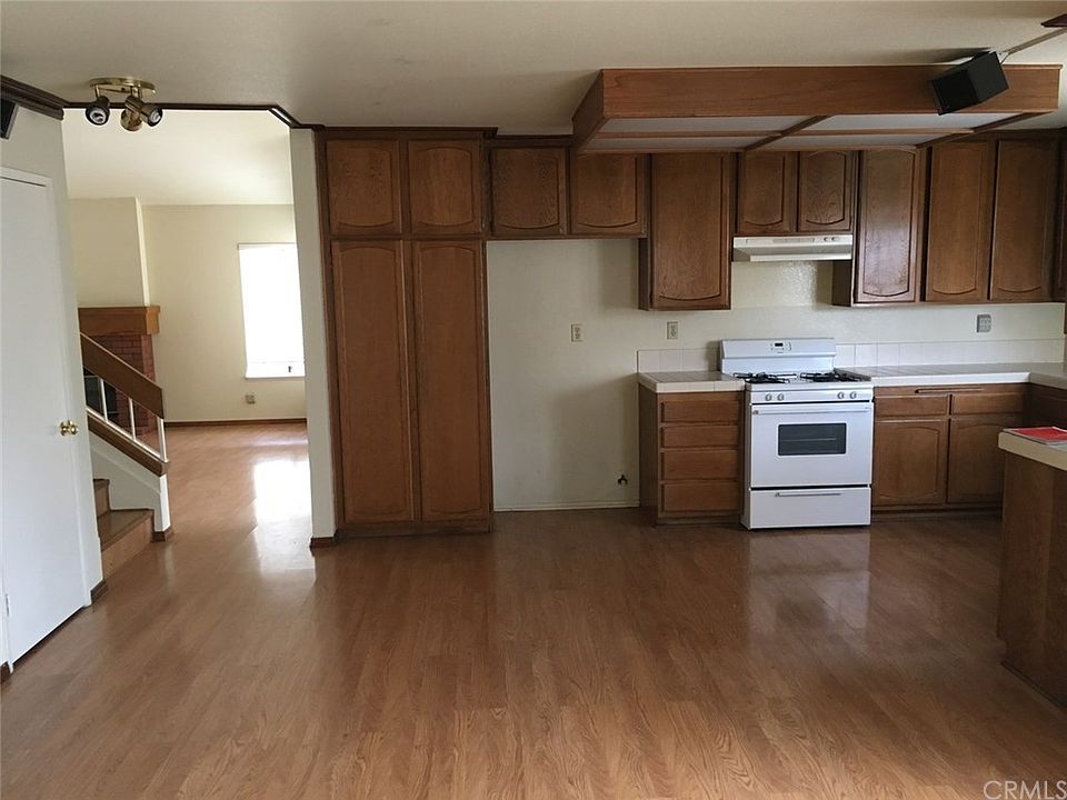 2nd image of 18 Chaparral Dr