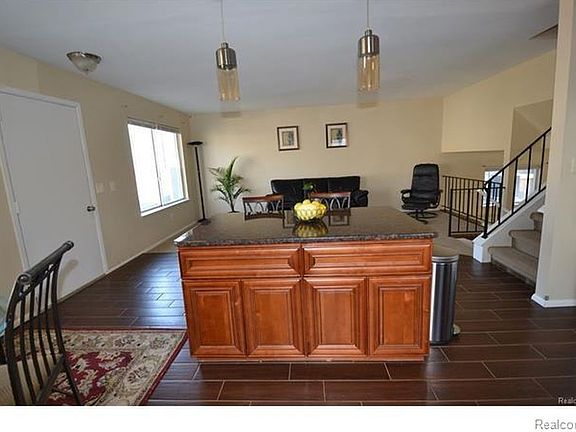 4th image of 602 Marlin Ave