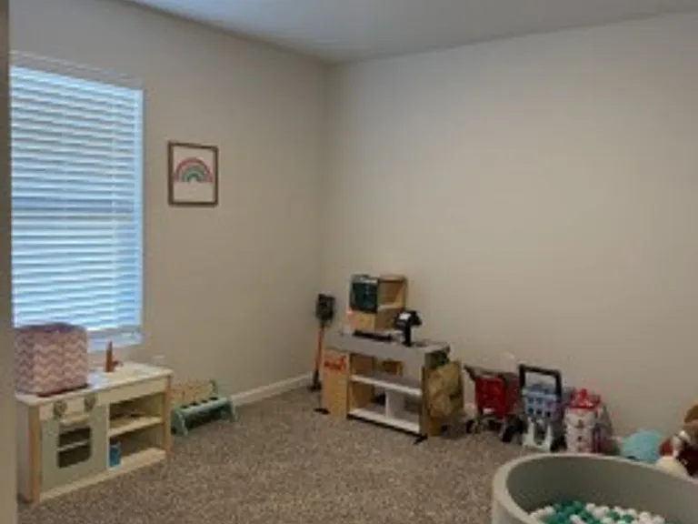 1510 Heritage Cir SE — Photo 4
