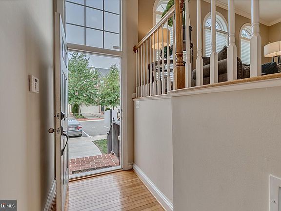 3rd image of 14622 Hawley Ln