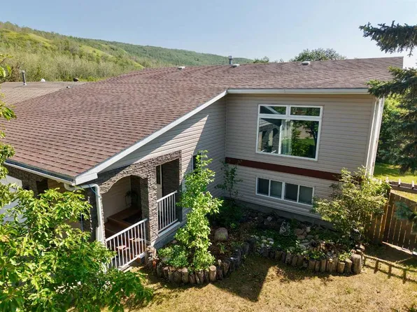 9913 N 72nd Ave, Peace River, AB T8S 1B1