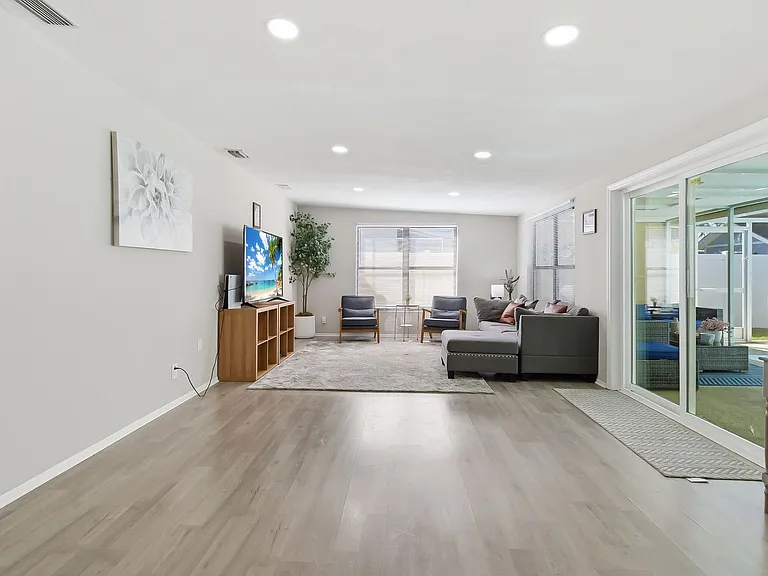 305 N Conrad Ave — Photo 17