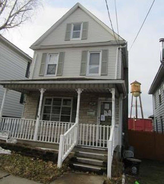 1st image of 27 Thompson St