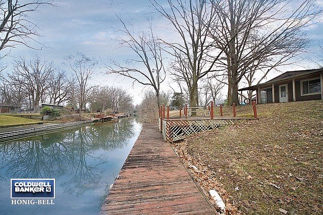1st image of 8905 E Teal Ln