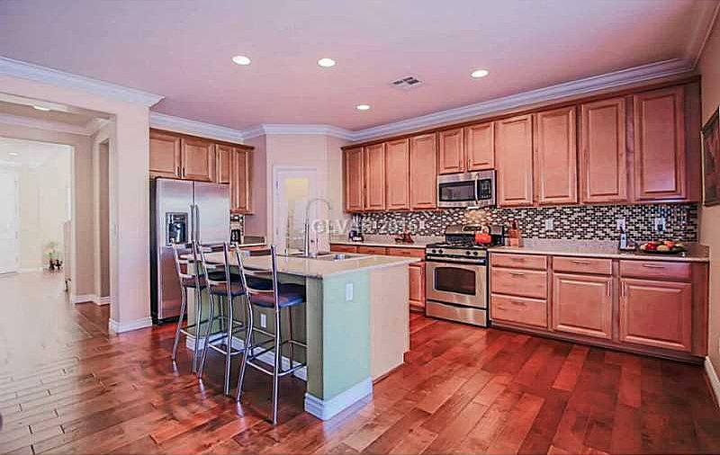 2nd image of 1004 Plumb Ridge Ave
