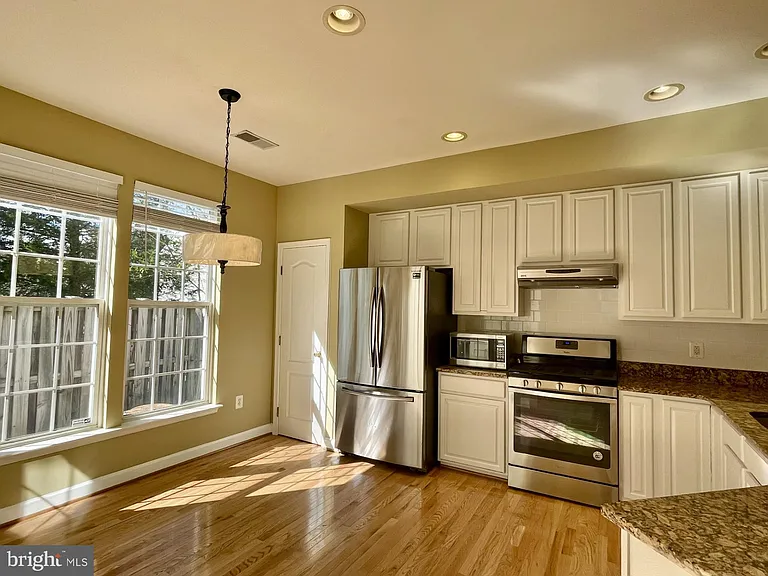 6002 Saint Hubert Ln — Photo 6
