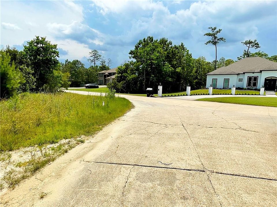 2nd image of 1000 Natalie Ct