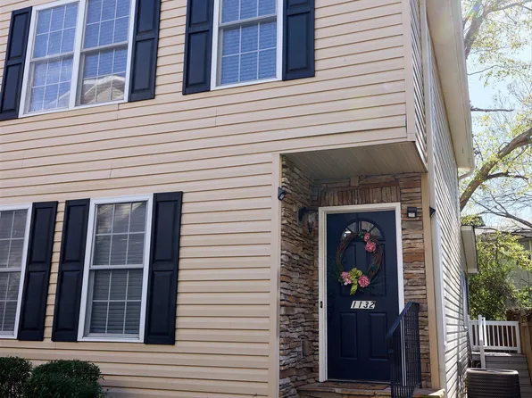 1132 E Lee Rd, Taylors, SC 29687